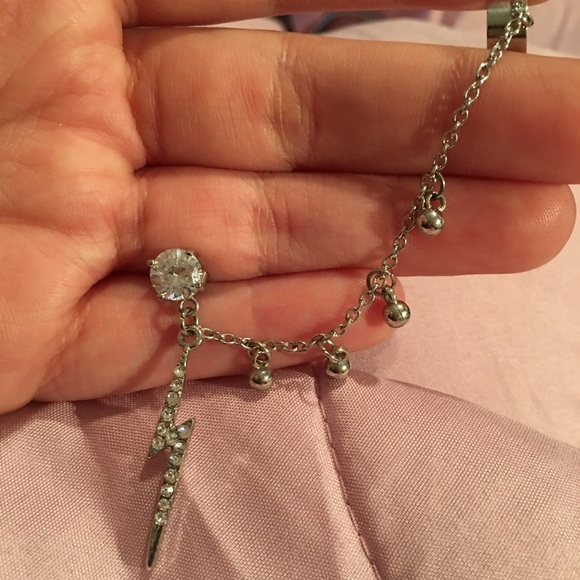 Jewelry - Lightning bolt earring with cuff